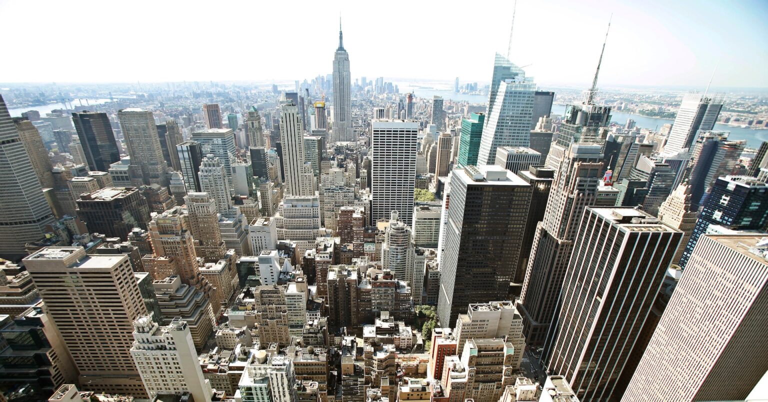 米ＧＤＰ、第2四半期確報値3.8％増に上方改定　2年ぶり大幅成長率 | ロイター