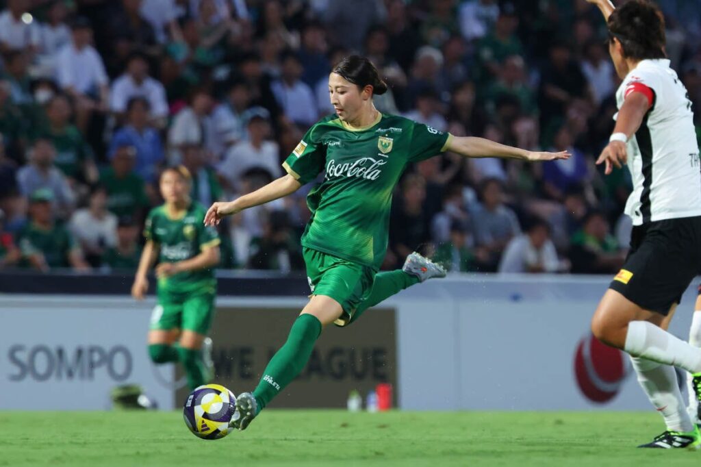 欧州では男子と遜色ない集客を見せる女子のプロサッカー、日本の「WEリーグ」の集客が伸びない本当の理由(1/2) | JBpress (ジェイビープレス)