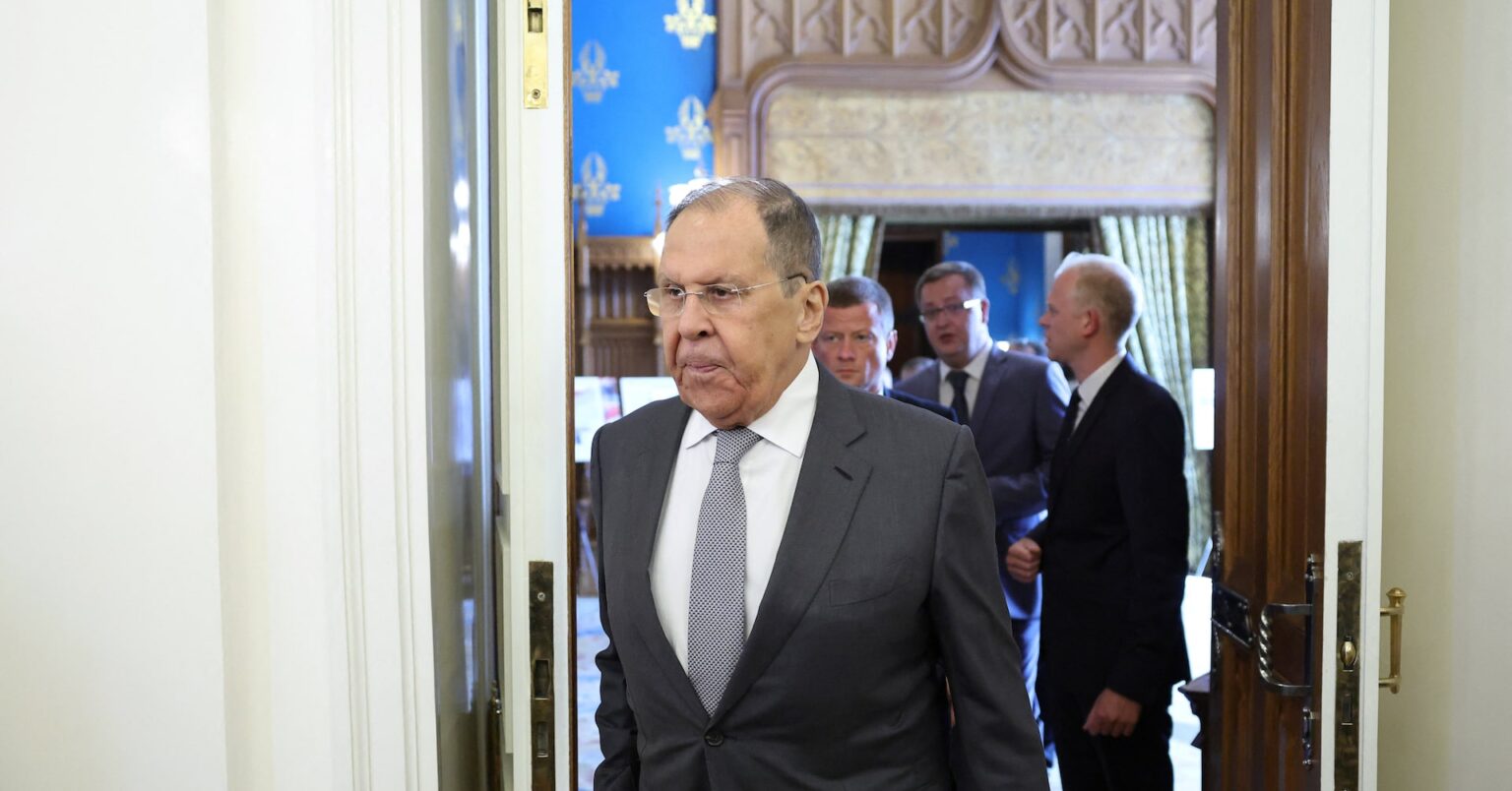 ロシア外相、ＮＡＴＯとＥＵが「本物の戦争」宣言と非難 | ロイター