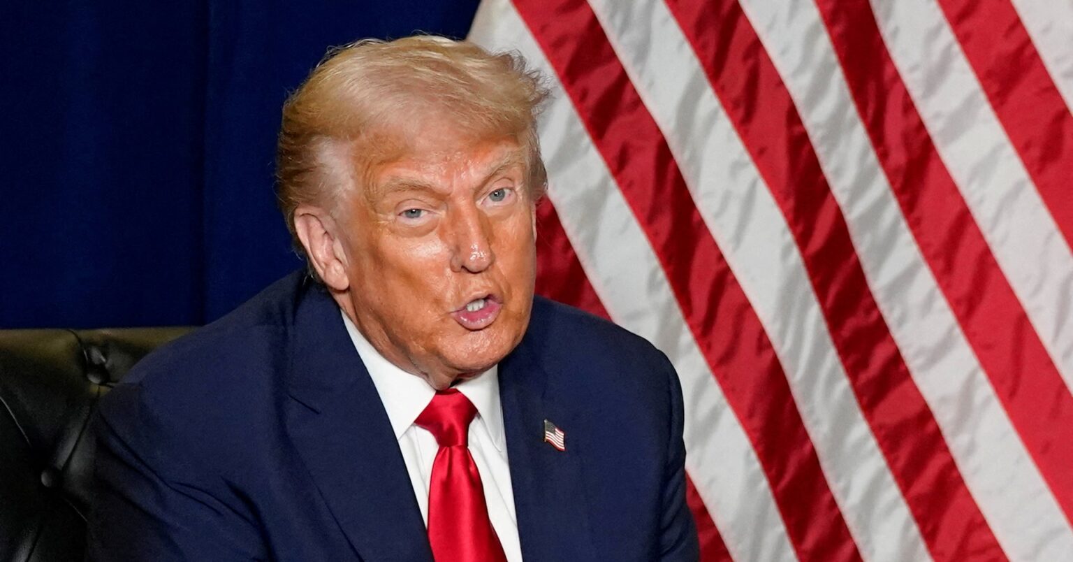 トランプ氏、ウクライナへの長距離兵器供与・使用制限解除に前向き＝報道 | ロイター