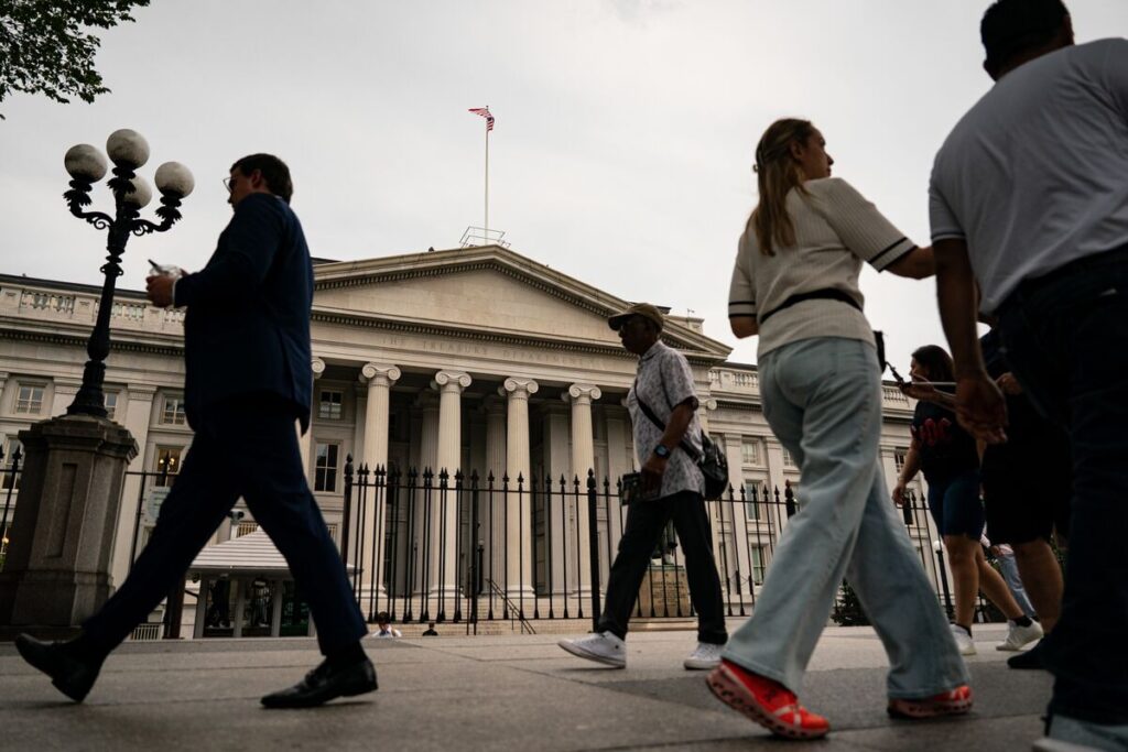 米政府の金準備高1超ドル突破－金価格上昇で帳簿記載額の90倍に - Bloomberg