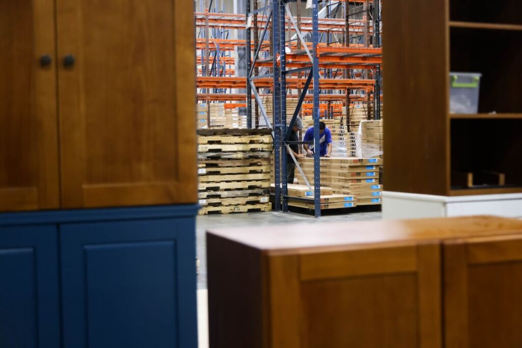 トランプ氏、映画・家具への新たな関税を予告-自国産業を支援と主張 – Bloomberg トランプ氏、映画・家具への新たな関税を予告-自国産業を支援と主張 - Bloomberg