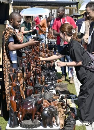 万博でアフリカ音楽、グルメ披露　「コモンズ祭り」にぎわい - 琉球新報デジタル