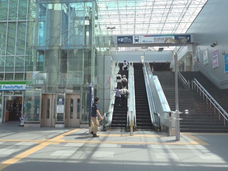 街頭演説の伊藤岐阜県議の胸ぐらつかむ 暴行容疑で７９歳男逮捕 岐阜市（ぎふチャンDIGITAL） - Yahoo!ニュース - Yahoo!ニュース