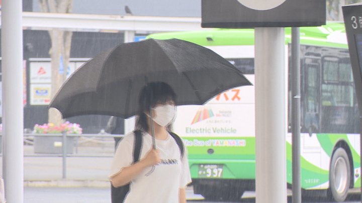 台風15号 5日の夕方〜夜にかけ県内最接近 4日昼過ぎ〜5日夕方にかけ雷を伴った激しい雨の降るところが 山梨（UTYテレビ山梨） - Yahoo!ニュース