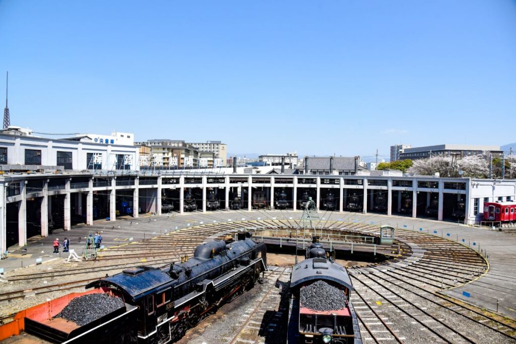 京都鉄道博物館 完全ガイド、子連れでも楽しい！ 見どころ･54両もの展示･アクセス･料金･SL乗車やシミュレータ体験のコツも（京都市下京区） | コラム