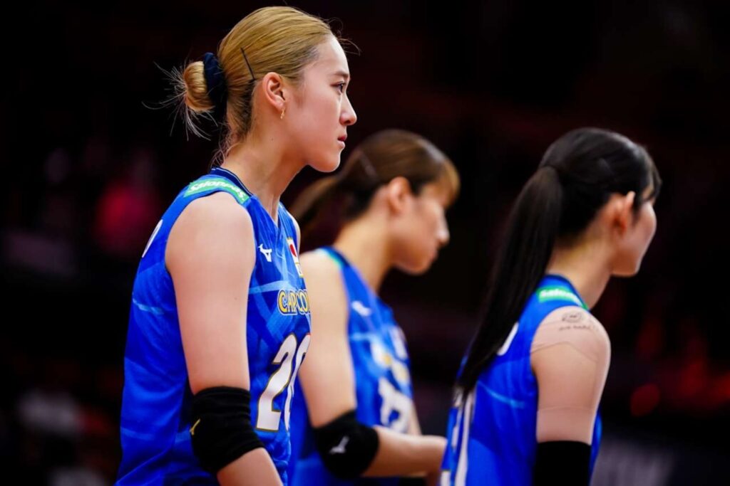 47年ぶり決勝進出逃したバレー日本女子の号泣シーンに視聴者もらい泣き「悔しいな」「3決で有終の美を」【世界バレー】 - Yahoo!ニュース