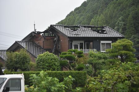 雷が原因？ 佐賀県内で火災相次ぐ 計３棟焼け、住民２人が救急搬送 佐賀市、小城市、伊万里市 9月9日夜から10日未明にかけ（佐賀新聞） - Yahoo!ニュース - Yahoo!ニュース