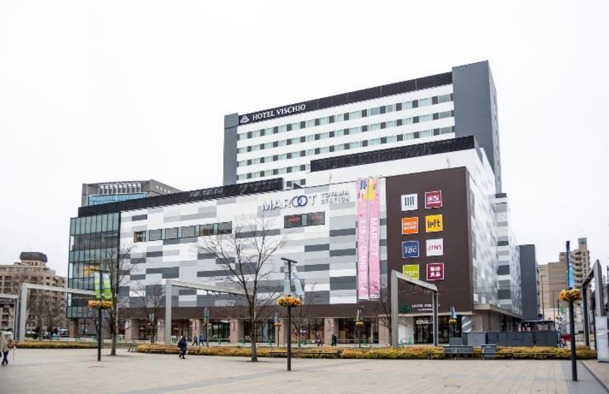 「MAROOT」に出店する