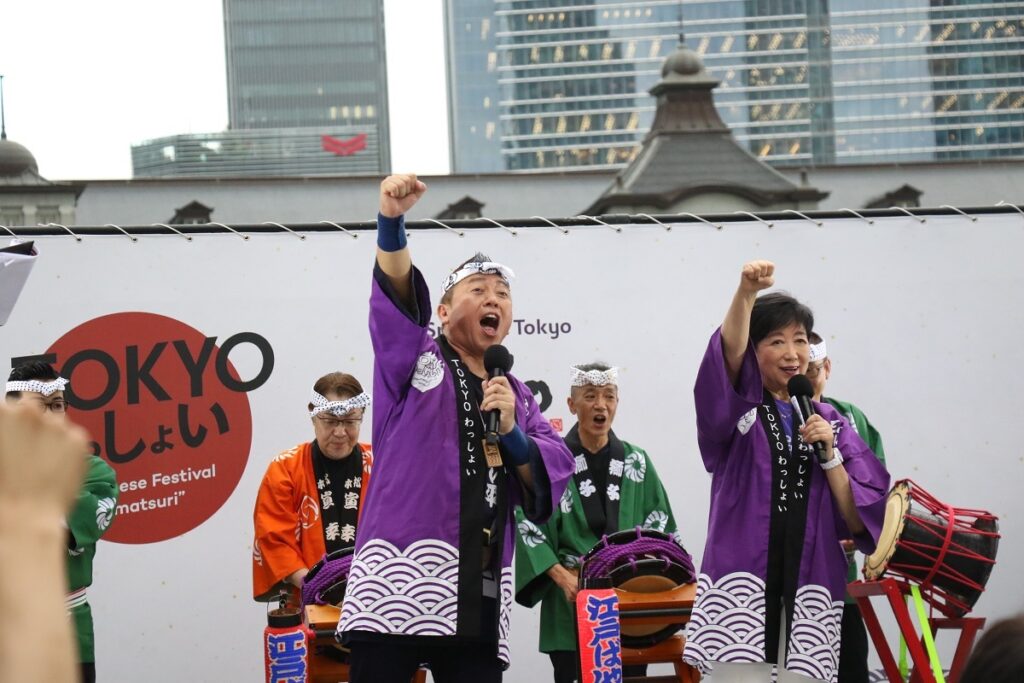 都内各地の祭りが大集合の「TOKYO わっしょい」スタート。アンバサダーの林家たい平が飛び入りで梯子乗りパフォーマンス（TOKYO HEADLINE WEB） - Yahoo!ニュース - Yahoo!ニュース
