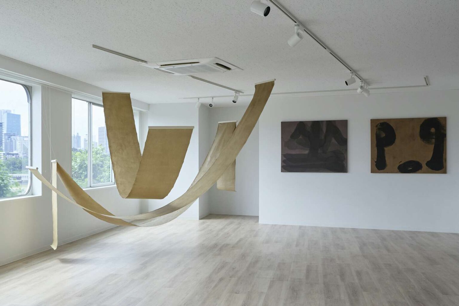 地域レビュー（東京）：黒沢聖覇評「考土 code -奄美-」、「彼女たちのアボリジナル・アート　オーストラリア現代美術」（美術手帖） - Yahoo!ニュース