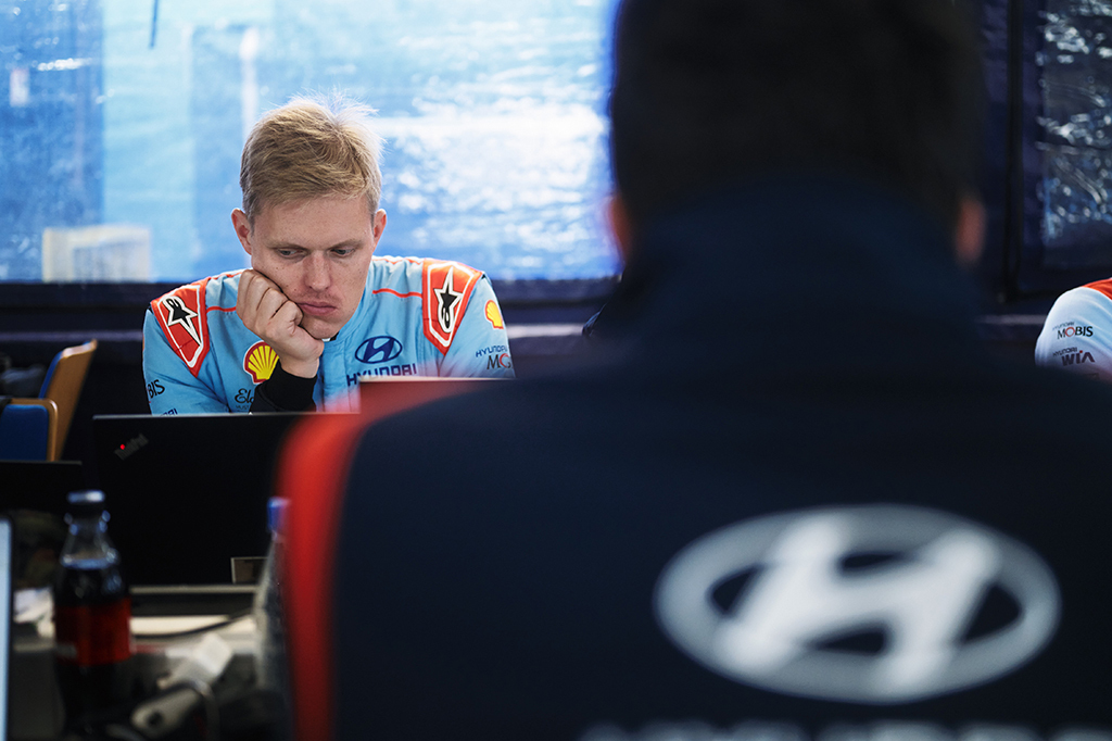 初日のトラブルで失意のタナック「チリは長くて苛立ちの募る週末になった」／WRC第11戦コメント集（オートスポーツweb） - Yahoo!ニュース