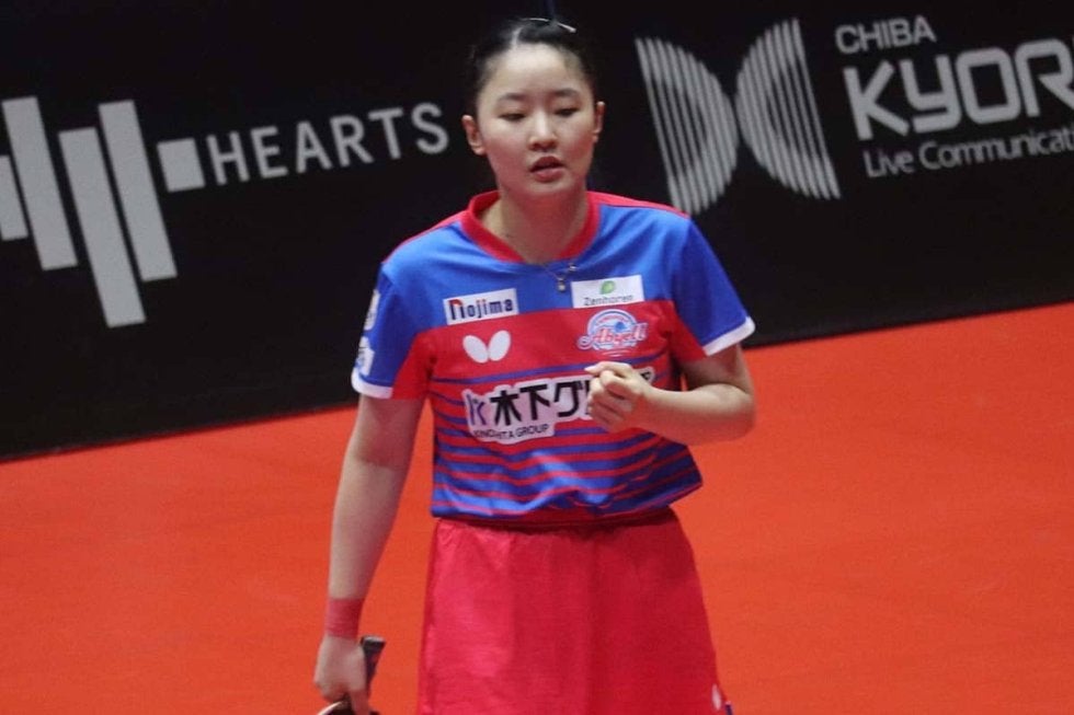 張本美和、初出場で観客魅了の17歳が1勝目に安堵の声　述べた新チームへの想いと課した“全勝ノルマ”【Tリーグ】 | 卓球 | スポーツブル (スポブル)