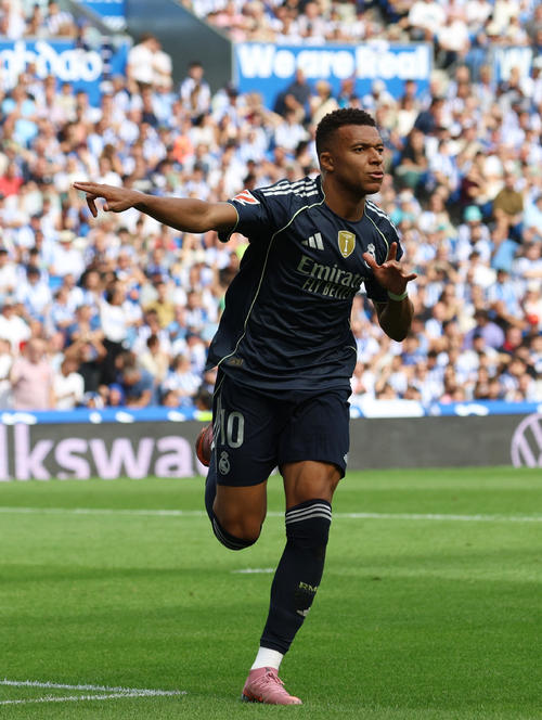 先制点を決めたレアル・マドリードFWエムバペは歓喜のパフォーマンス（ロイター）