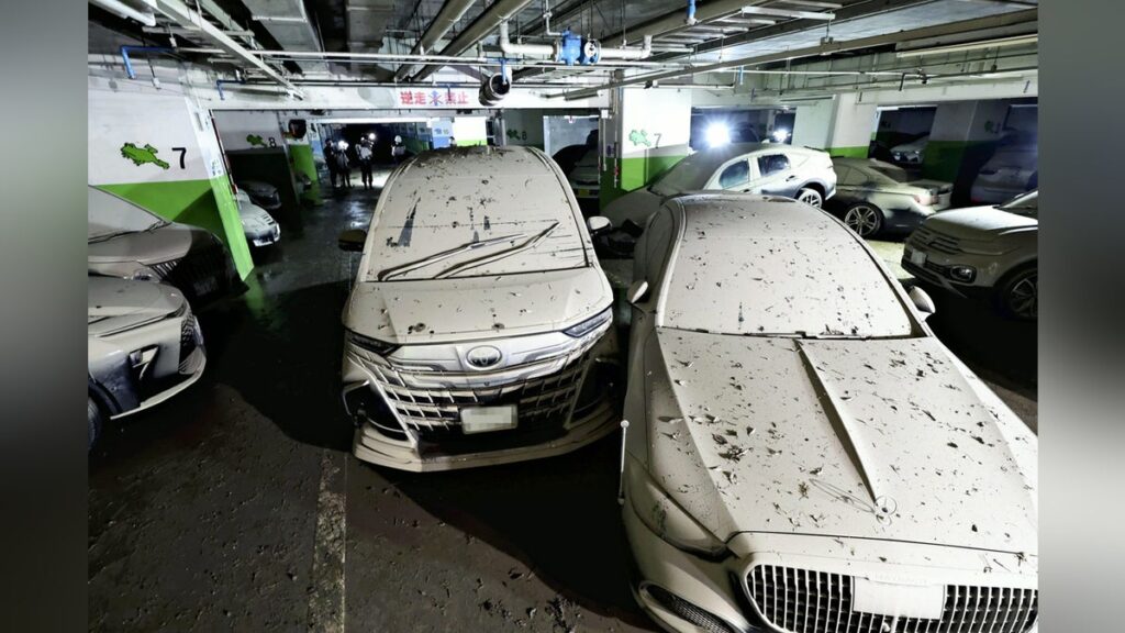 三重県四日市市:２７０台浸水の地下駐車場、大雨の前から止水板が故障…運営会社「補償の詳細決まってない」 - 読売新聞オンライン