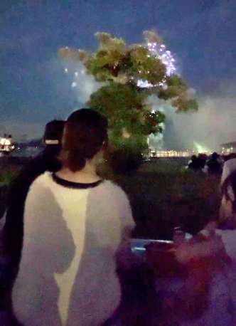 花火がほぼ見えない有料席は24席も… 鹿児島市が払い戻ししない方針を転換 全額返金か次回大会のチケットを贈呈 - 南日本新聞