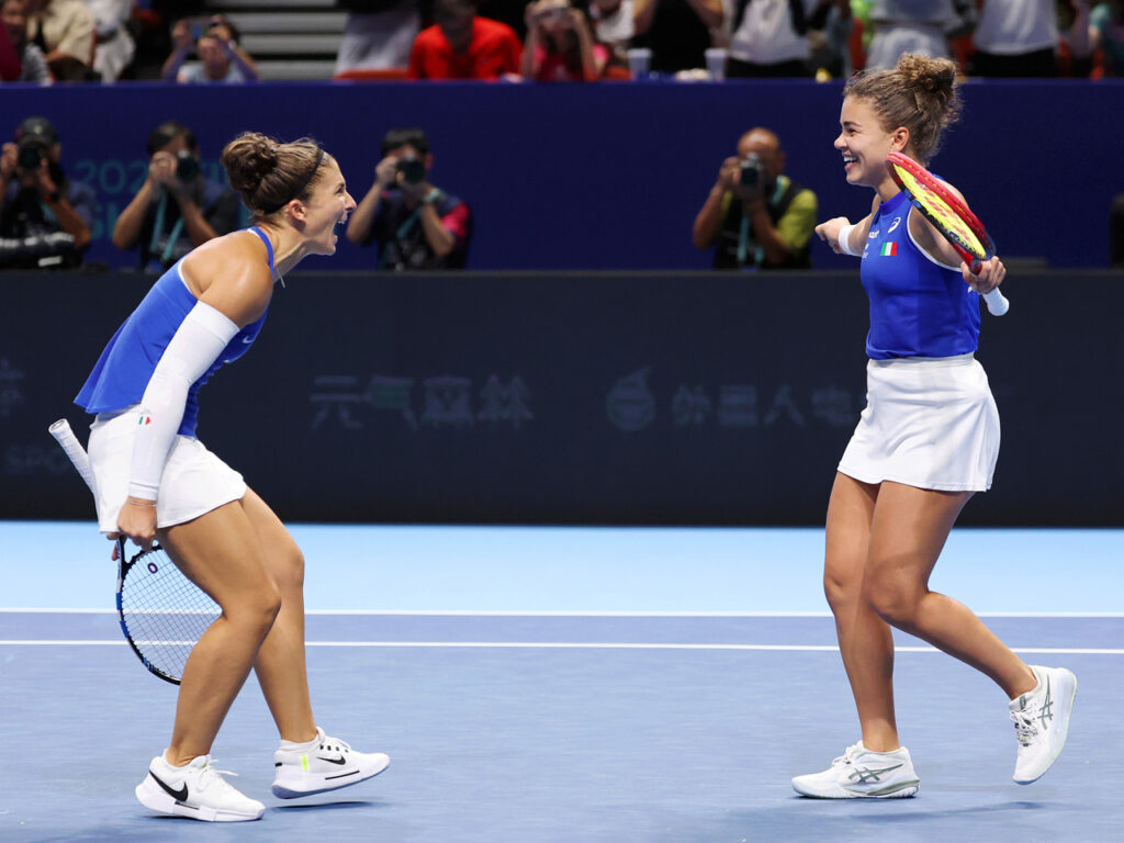 ダブルス決着の末にウクライナを下した前年の優勝国イタリアが2年連続決勝進出 [ビリージーンキングカップ・ファイナルズ／テニス]（テニスマガジンONLINE） - Yahoo!ニュース