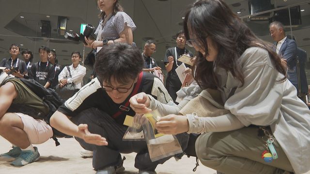 鳥取県の砂が来場者のお土産に 鳥取県のパビリオンで「砂丘(サンキュー)！プレゼント」 SDGsの取り組みの観点からも好評 （日本海テレビ） - Yahoo!ニュース - Yahoo!ニュース
