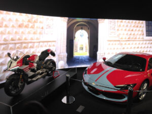 大阪・関西万博イタリア館 エミリア=ロマーニャPRウィークでフェラーリとドゥカティ展示!旅行関係者注目のプレゼン開催2