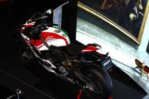 大阪・関西万博イタリア館 エミリア=ロマーニャPRウィークでフェラーリとドゥカティ展示!旅行関係者注目のプレゼン開催25