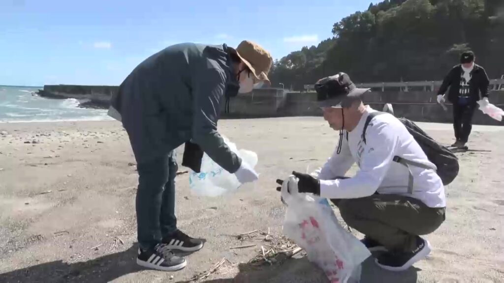 家族連れが山林火災の被災地を見学 海岸の清掃活動も 岩手・大船渡市綾里地区を訪問 （岩手めんこいテレビ） - Yahoo!ニュース - Yahoo!ニュース
