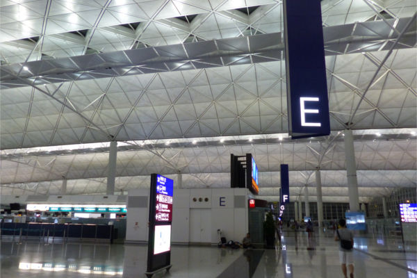 香港国際空港、台風接近で混乱が発生する見通し キャセイパシフィック航空は36時間全便欠航 - TRAICY（トライシー）