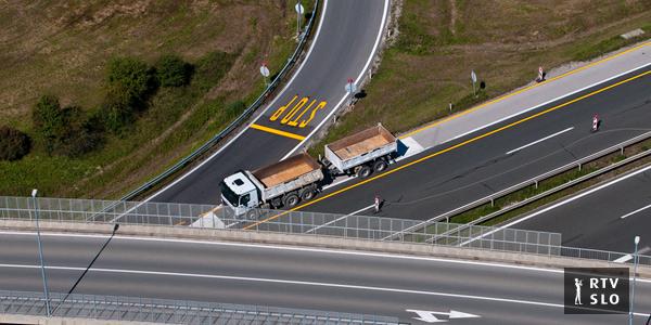 リュブリャナへのスチリアンの入り口は、3車線のために始まりました