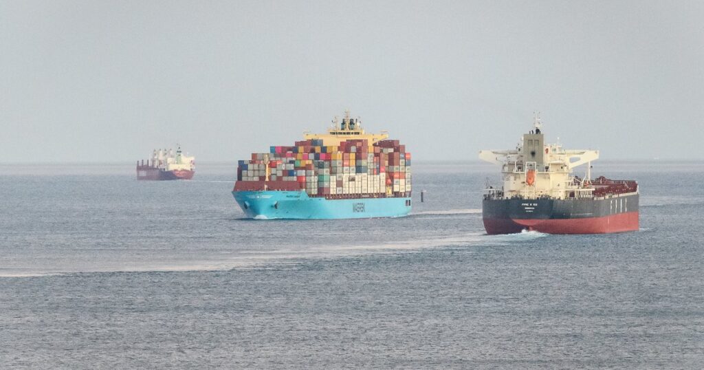 Canada: International Transport Workers' Federation inspects ships docked in Vancouver amid allegations industry is rife with "systemic" exploitation & violence