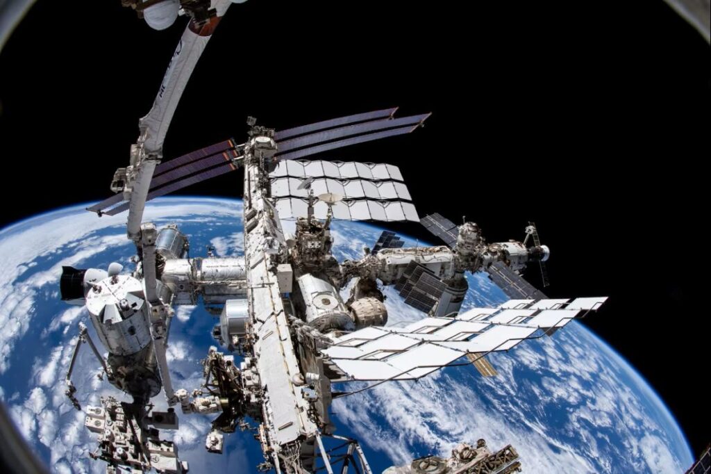 宇宙飛行で人間の細胞の「暗黒ゲノム」が活発化　新研究 - CNN.co.jp