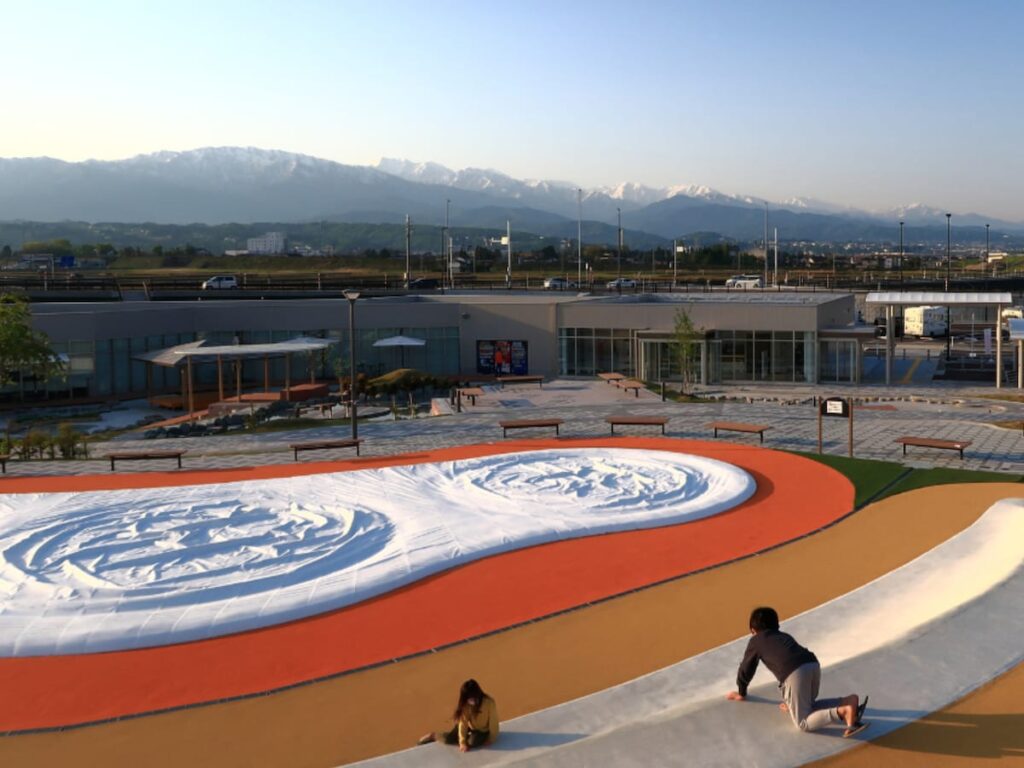 旅の目的地にしたいと思う「富山県の道の駅」ランキング! 2位「KOKOくろべ」を抑えた1位は?【2025年調査】 – All About ニュース 旅の目的地にしたいと思う「富山県の道の駅」ランキング! 2位「KOKOくろべ」を抑えた1位は?【2025年調査】 - All About ニュース