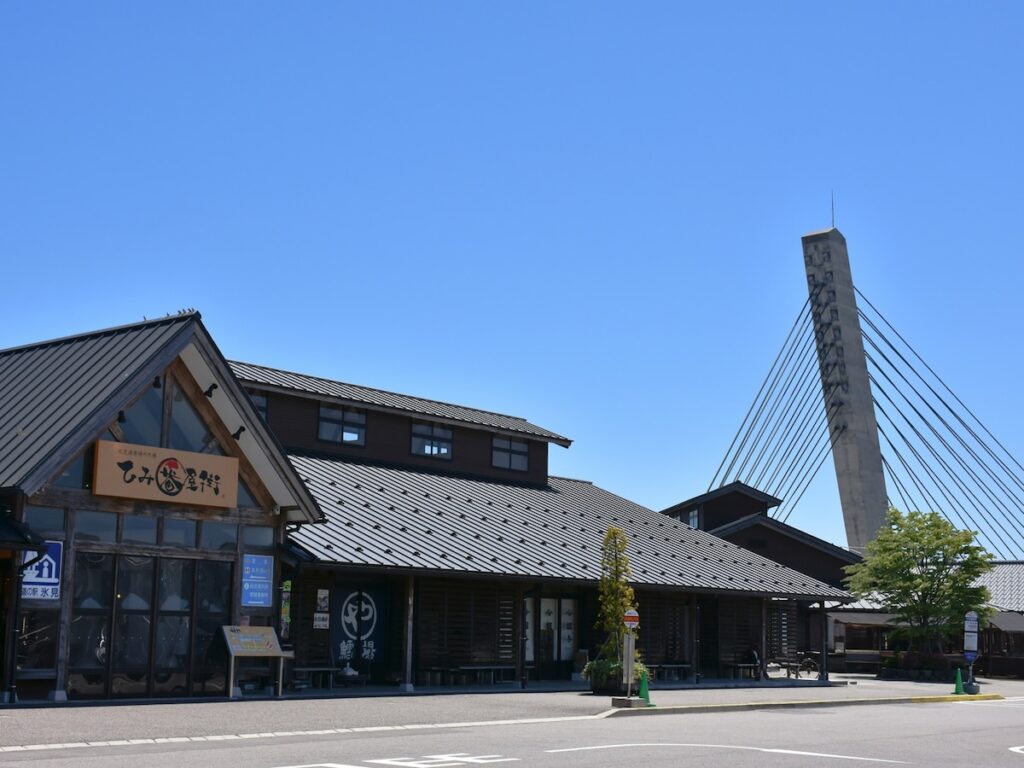 「1人旅で行きたい富山県の温泉地」ランキング！ 2位「氷見温泉郷」、1位は？【2025年調査】 - All About ニュース