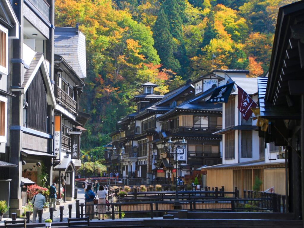 秋に行きたい「山形県の温泉地」ランキング！ 2位「銀山温泉」を抑えた圧倒的1位は？【2025年調査】 - All About ニュース