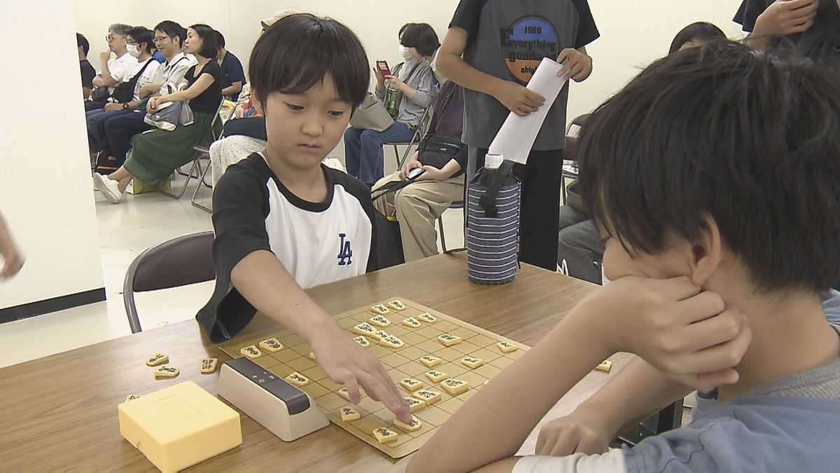 小中学生の将棋大会　藤井七冠の名人戦開催がきっかけ　大分県別府市