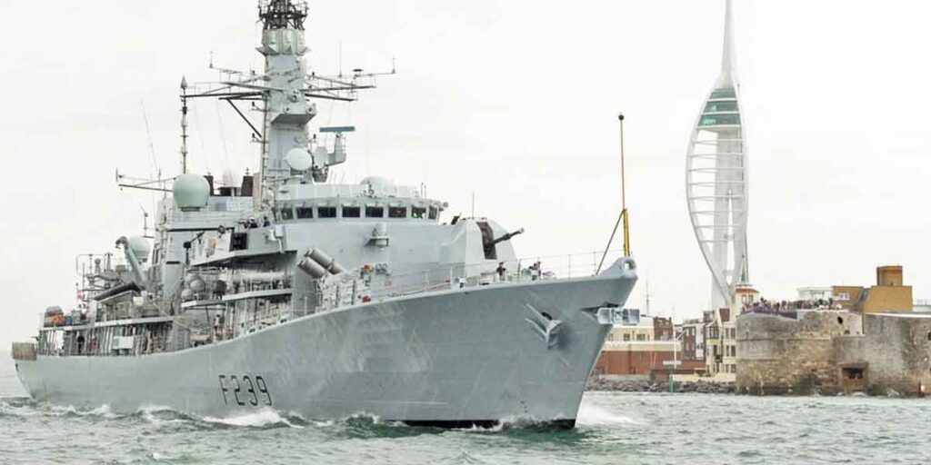 イギリス海軍フリゲート「リッチモンド」、北朝鮮船「瀬取り」警戒監視を実施 | フネコ - Funeco