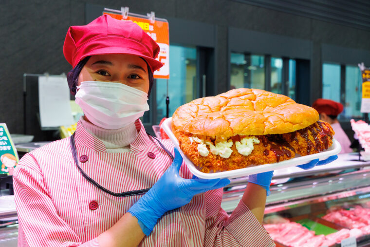 「重厚感たっぷりです！　ぜひ一度味わってみてください！」とスタッフさん