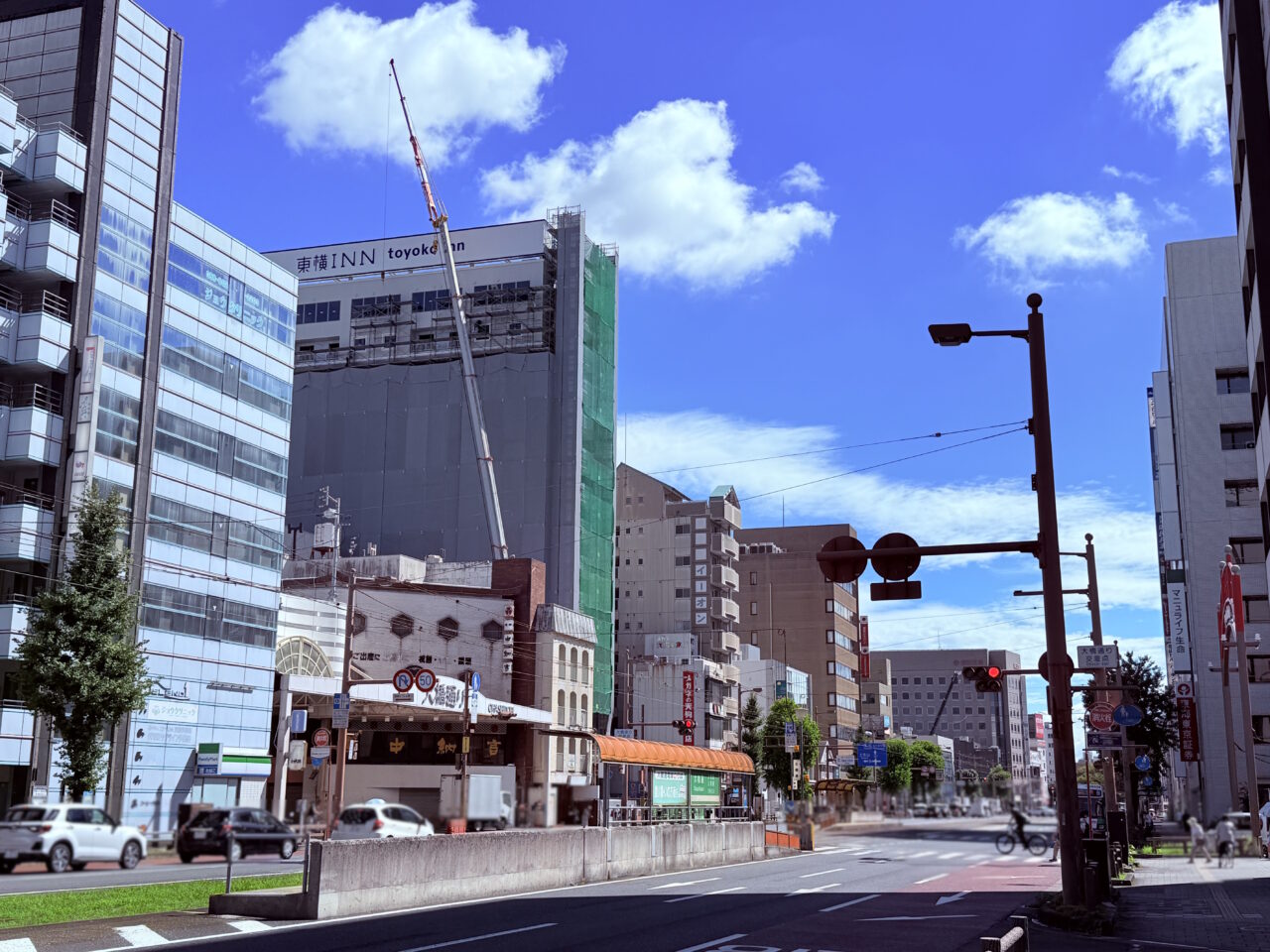 2026年2月オープン予定の「東横イン 高知」 正面から見た完成外観（2025年8月下旬撮影）