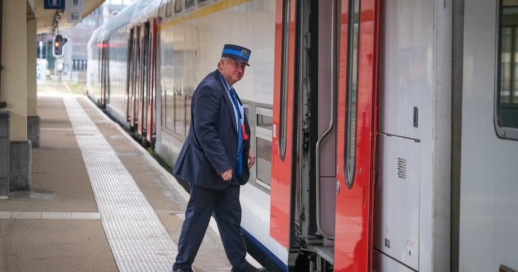 列車が継続したので、仕事で遅すぎる：NMBは6か月でほぼ1,000の停留所をスキップしました