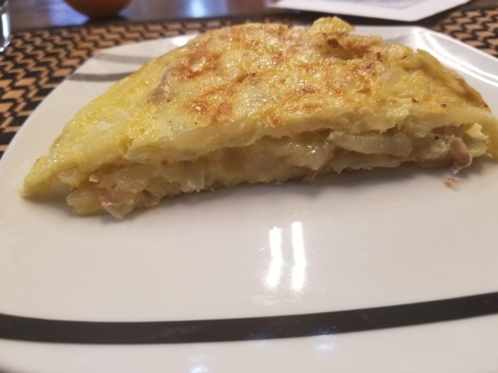 ポテトトルティーヤを作ろうとしています