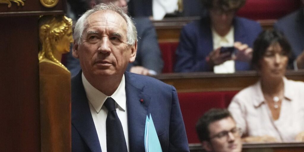 フランス政府が倒れました（再び）