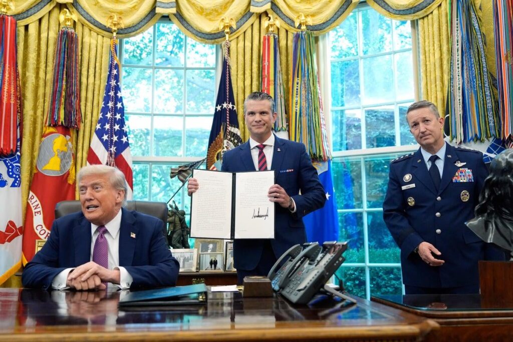 トランプの「戦争部」は、納税者が10億ドルを超える可能性があります。名前の変更がいくらかかるかと尋ねられたとき、トランプは「あまりない」と言った
