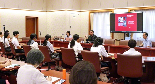 IPPNWのウマーニャ共同会長を迎えて行われた講演会（東京・戸田記念国際会館で）