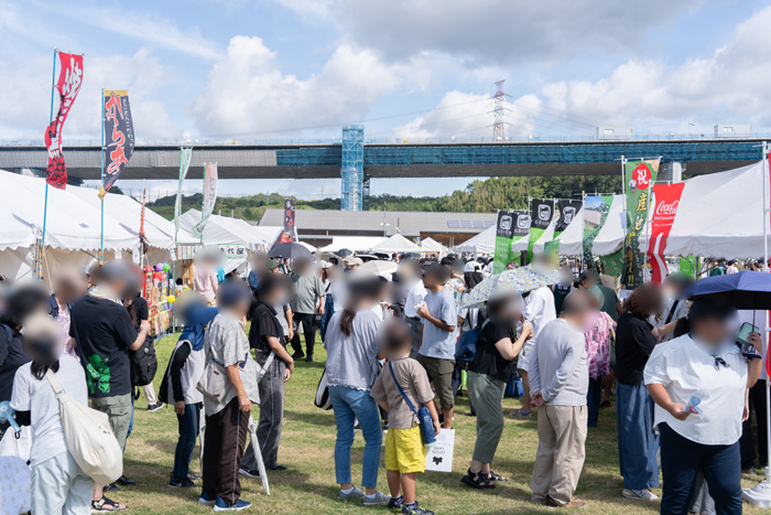 にぎわっている宇治茶・山城ごちそうフェスタ＆やましろ茶会の画像