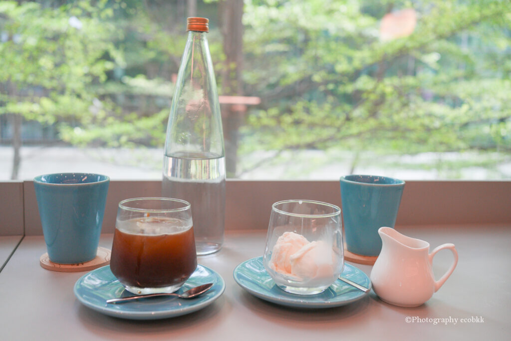 インドのスペシャルティコーヒーチェーン「ブルートーカイ・コーヒー・ロースターズ（BLUE TOKAI Coffee Roasters）」での店内飲食と購入したコーヒー | 地球の歩き方