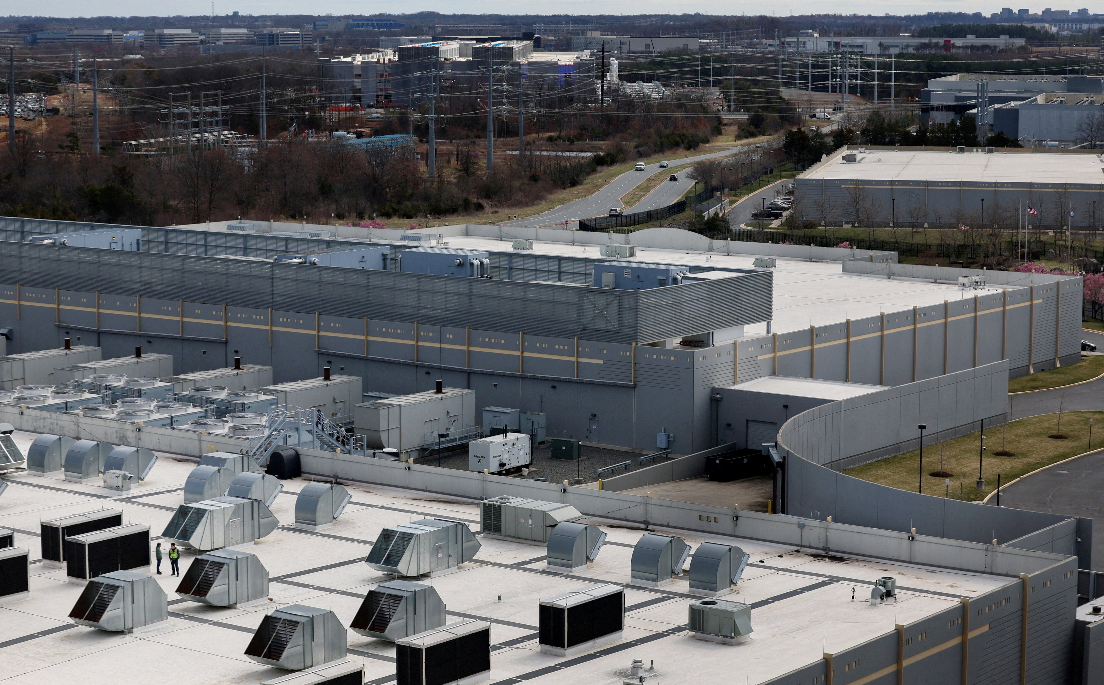 アングル:米政権はデータセンター建設推進、地域社会では反対運動広がる