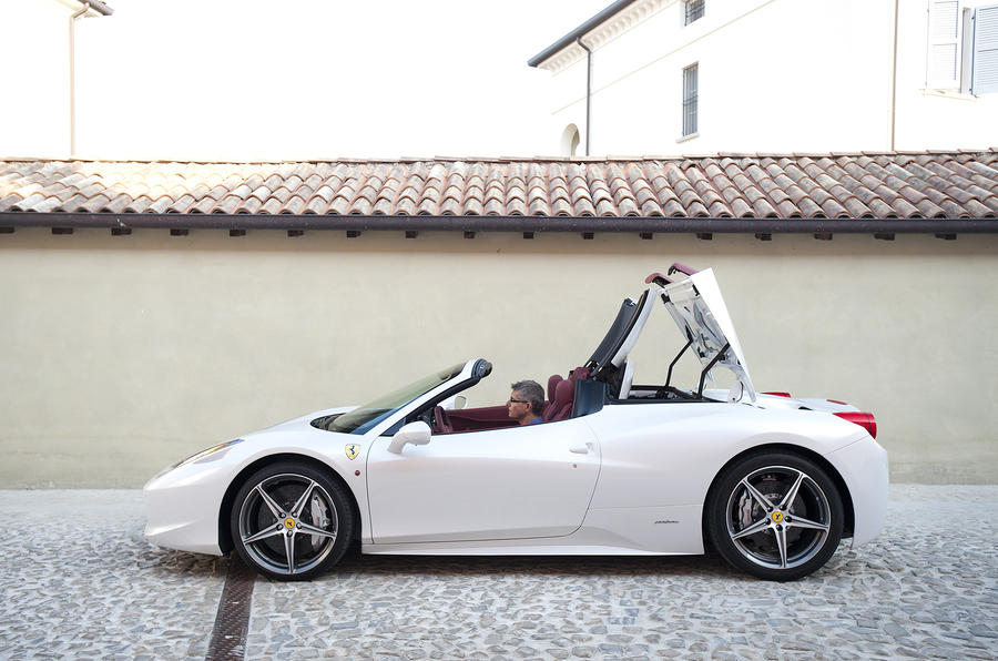 フェラーリ458 スパイダー（2011〜2015年／英国仕様）