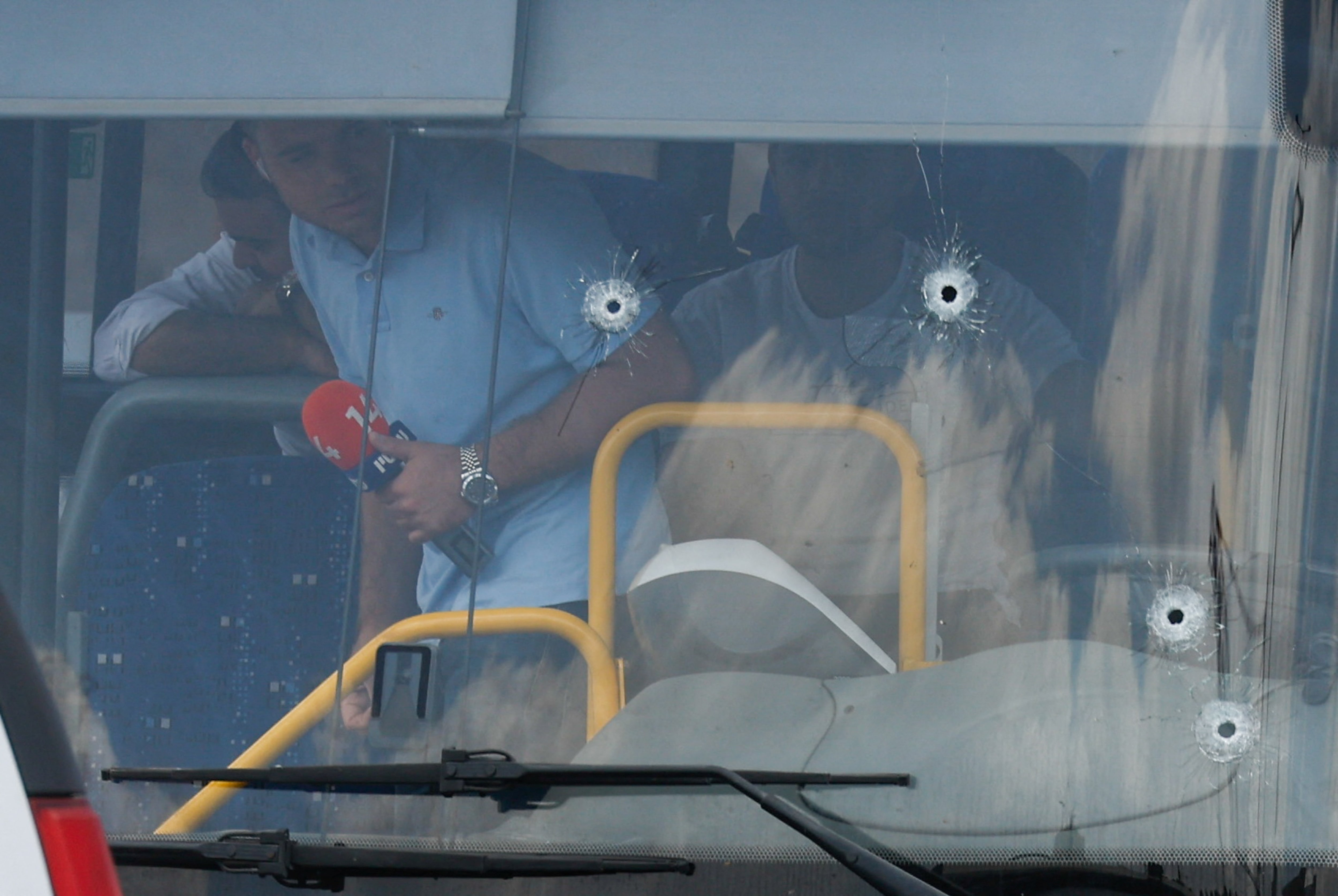 エルサレム郊外のバス停で銃撃、5人死亡