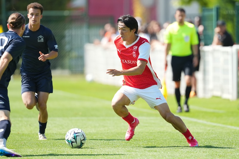 去就注目のMF中村敬斗、ビジャレアルからの獲得オファーをS・ランスが拒否…トルコ移籍が最後の選択肢に？ - サッカーキング