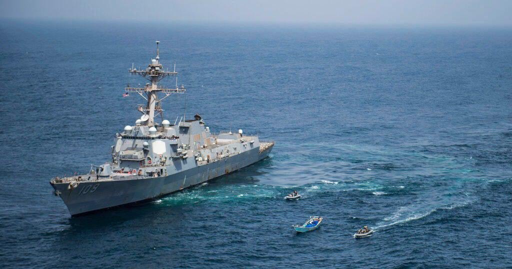 ベネズエラの戦闘機ジェッツは、「Show of Force」で米国海軍船を飛んだ