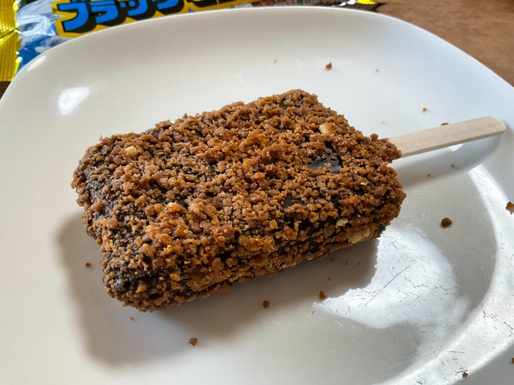ブラックモンブラン × ブラックサンダー味を発見！ザクザク食感が最高の新商品！