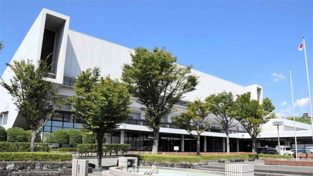 「県立総合体育館の現地再整備を最優先」知事に提言 熊本県有スポーツ施設整備検討会議｜熊本日日新聞社 - 熊本日日新聞社